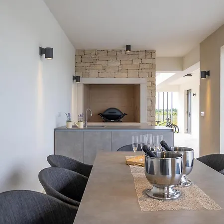 Beautiful Luna & Sole Villa